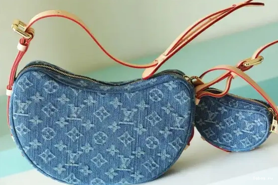 LOUIS Croissant MM VUITTON 0516